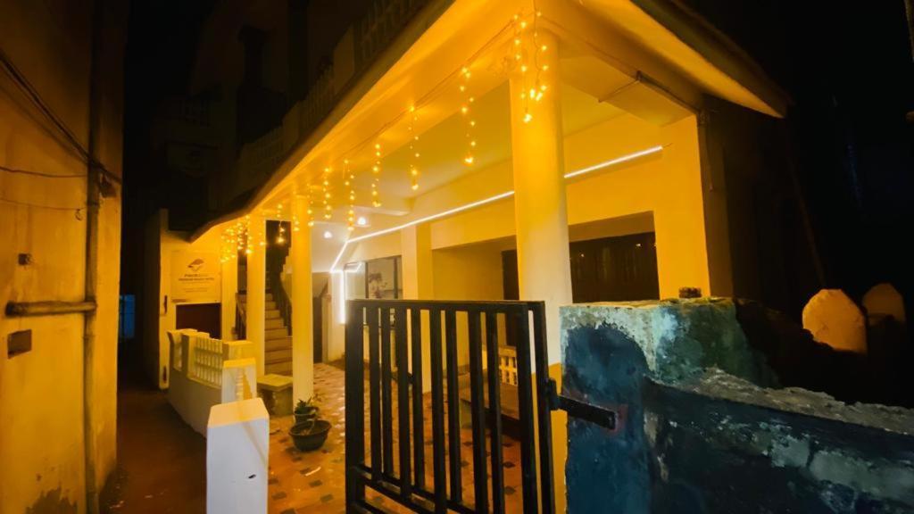 Packbag Beach Hotel Kovalam Bagian luar foto